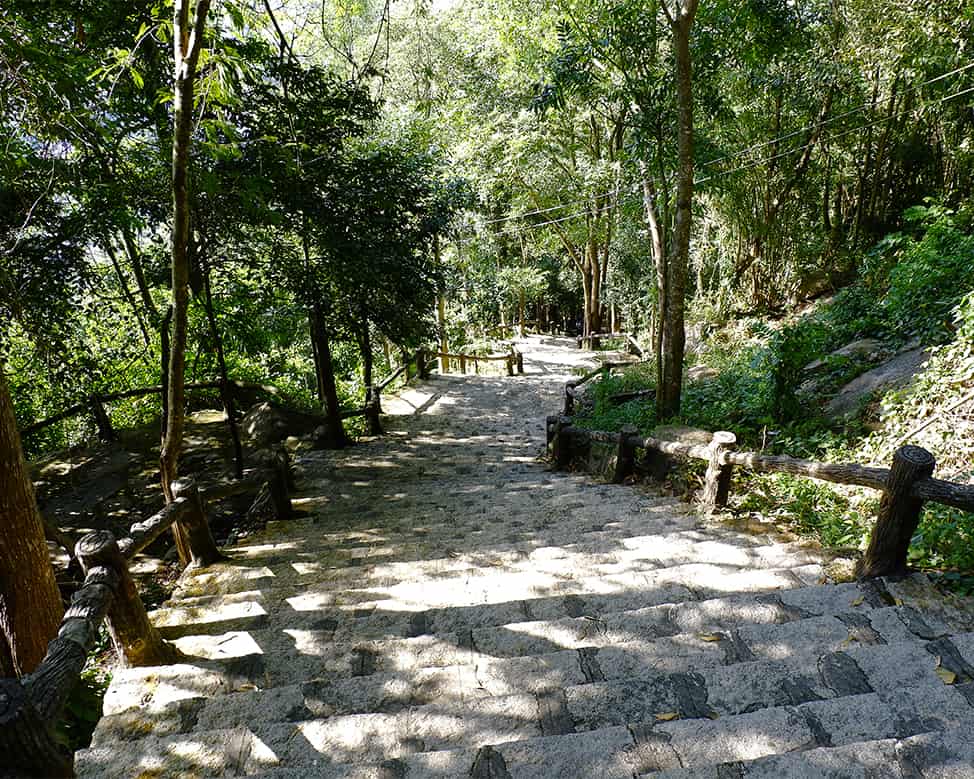 Lộ trình leo núi Thị Vải qua nhiều ngôi chùa cổ kính cần trekkeer có sức bền